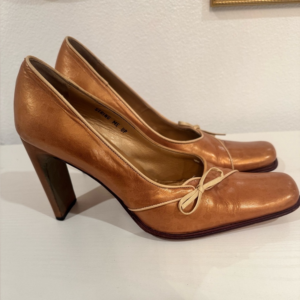 Rare Vintage 90s Kenneth Cole Italian Leather Metallic Bronze Bow Pumps - Sz 9